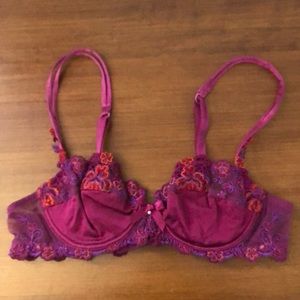 Lise Charmel 32B Bra France Couture Embroidery.